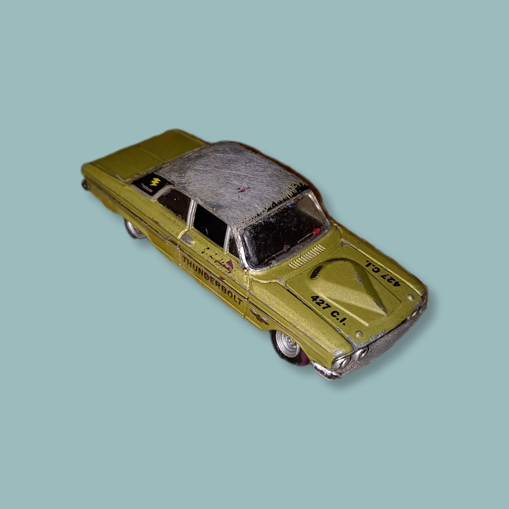 Johnny Lightning Muscle Cars 1964 Ford Fairlane Thunderbolt diecast 1:64 scale